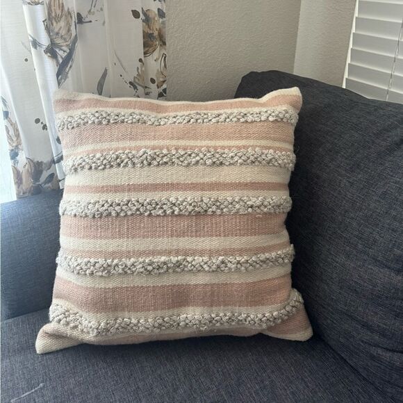 Magnolia Home by Joanna Gaines Loloi 22" X 22" Cover w/Down
Pink / Ivory Pillow - Picture 8 of 11